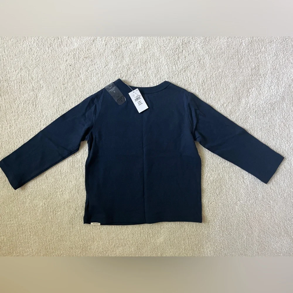 Gap, blue galaxy, organic cotton Holiday graphic t-shirt, 2 years